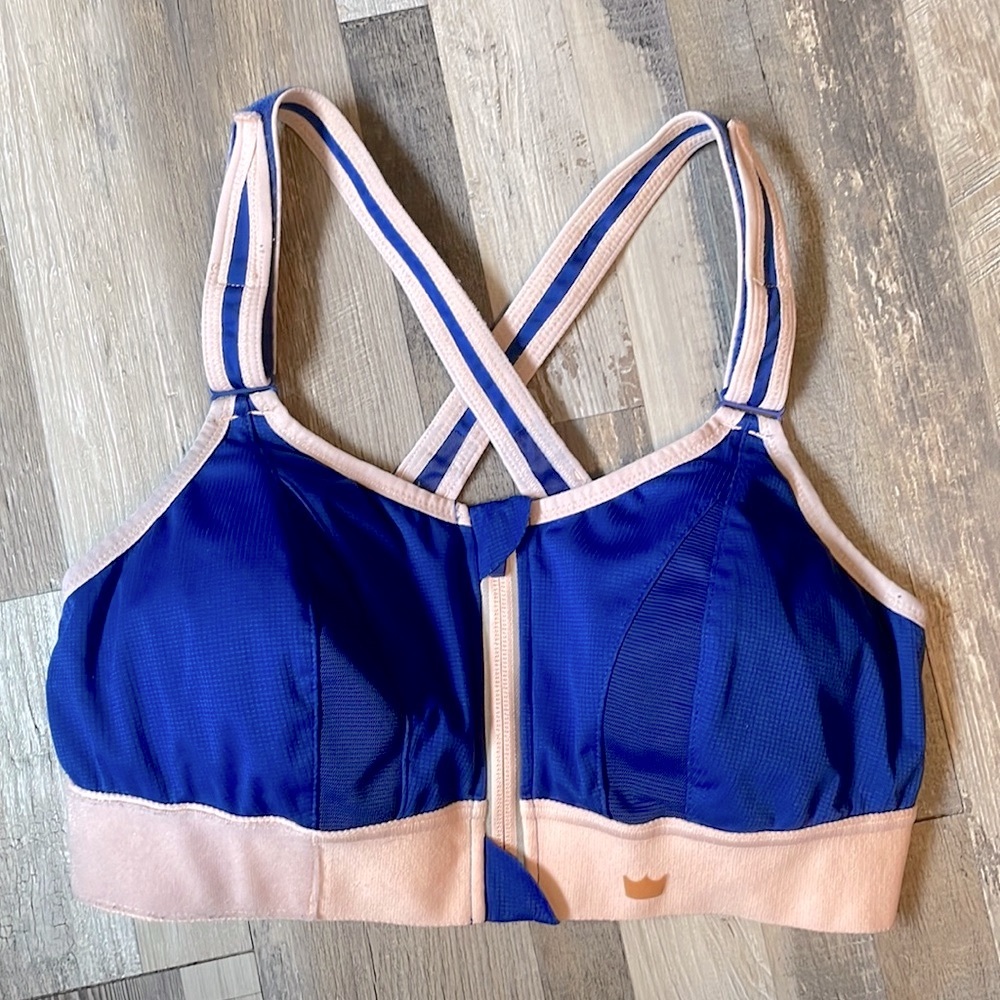 SHEFIT Ultimate Sports Bra